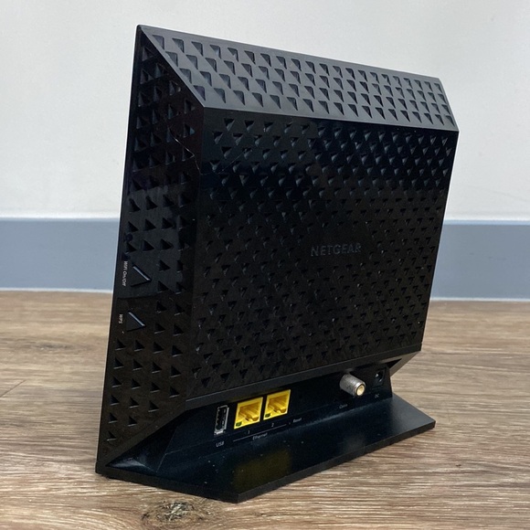 NIB NETGEAR AC-1600  Dual Band WiFi Cable Router Modem in Black - Picture 4 of 12